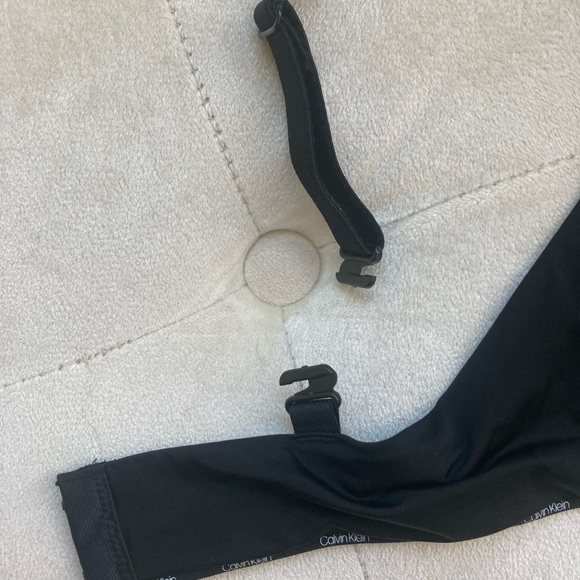 Calvin Klein Tshirt Bra, Black, Adjustable Straps, Strapless Option, NWT - Picture 7 of 7